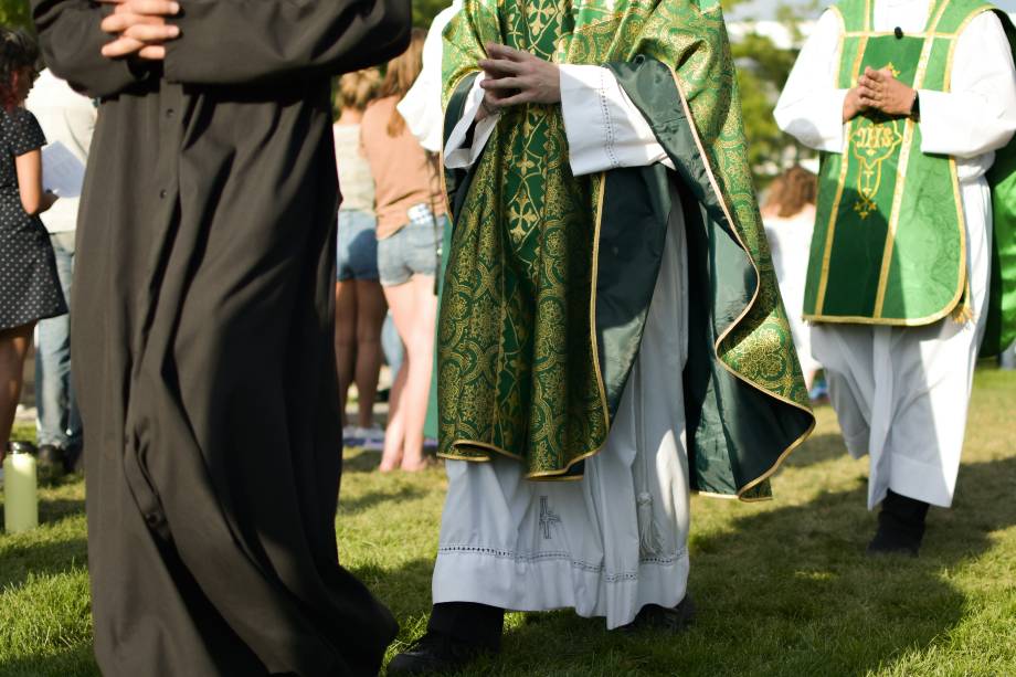 Vestment