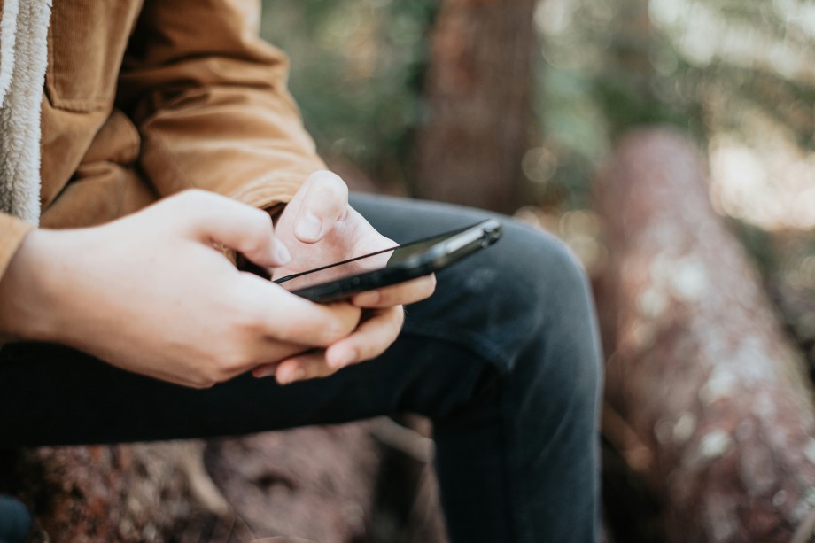 a man text to a woman