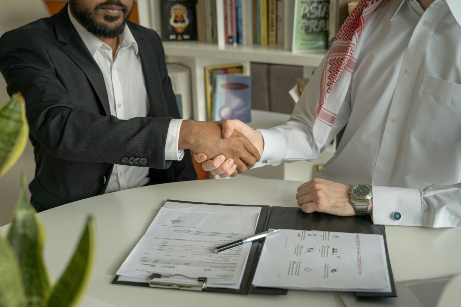 business shakehand