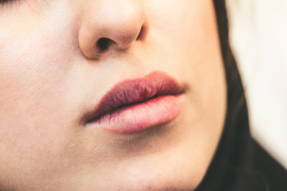 M-Shaped Lip