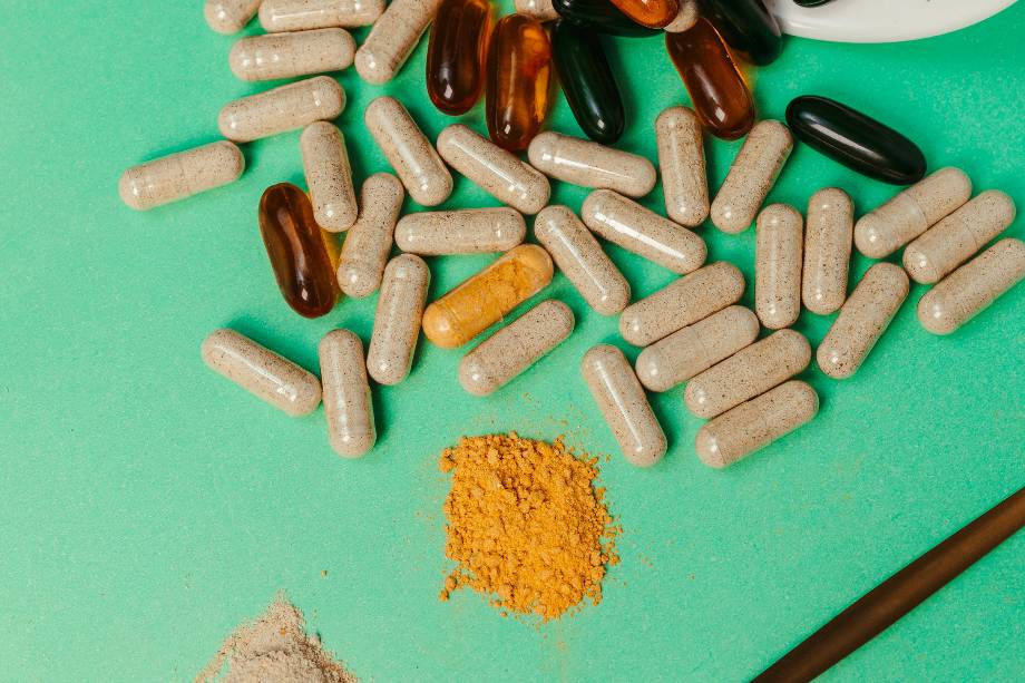 Supplement powder and capsule