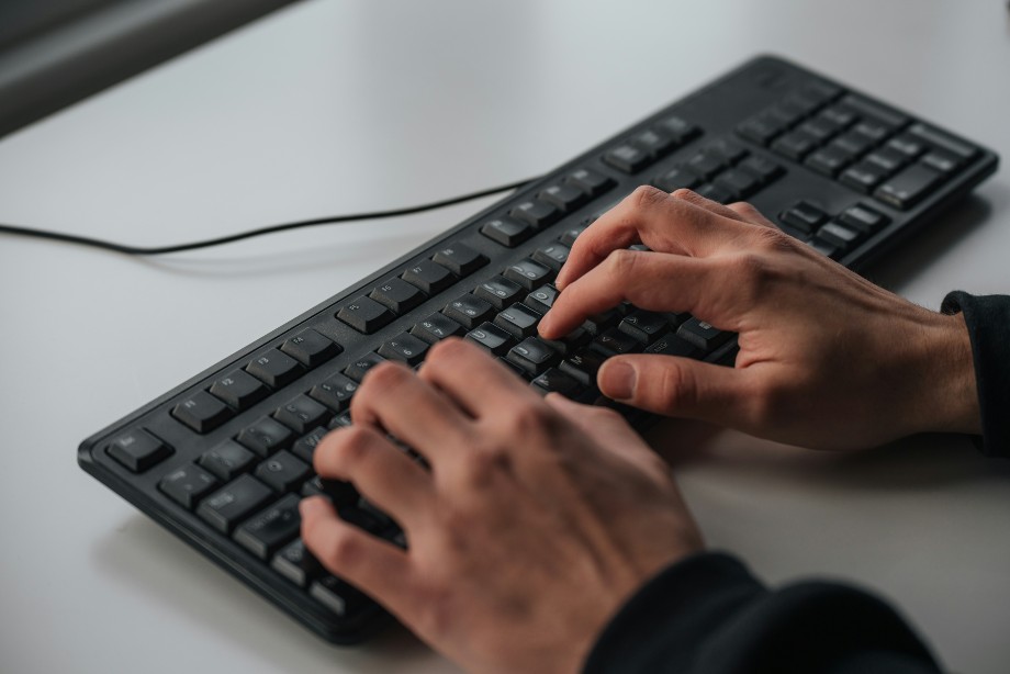 Write Scholarship Essay